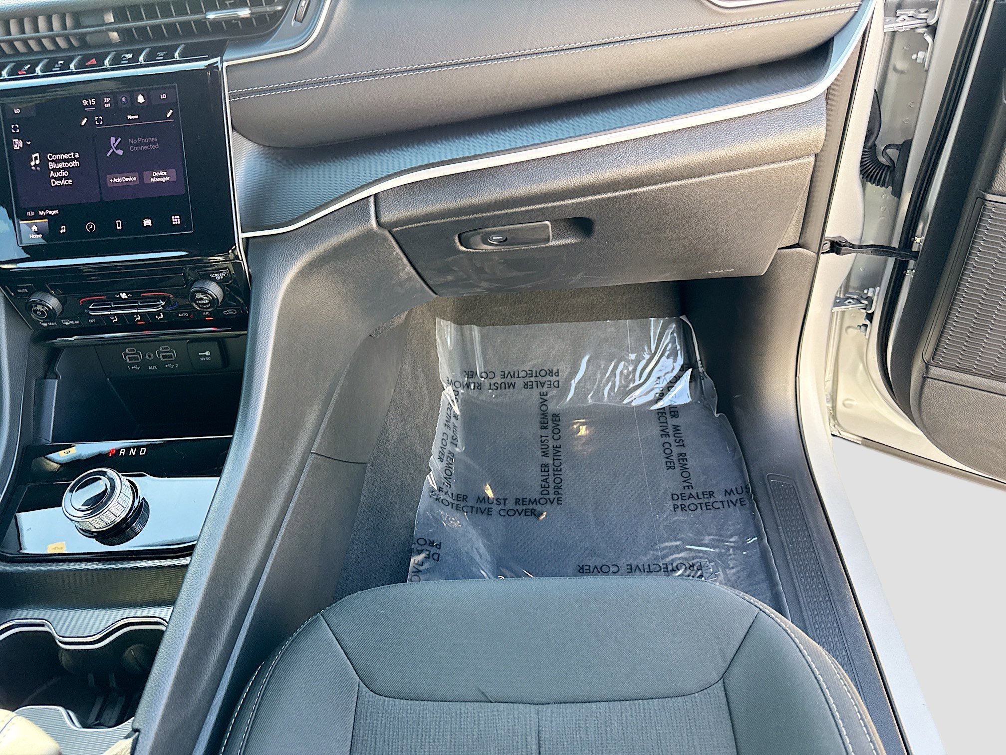 Used 2025 Silver Zynith Jeep Laredo X image 17