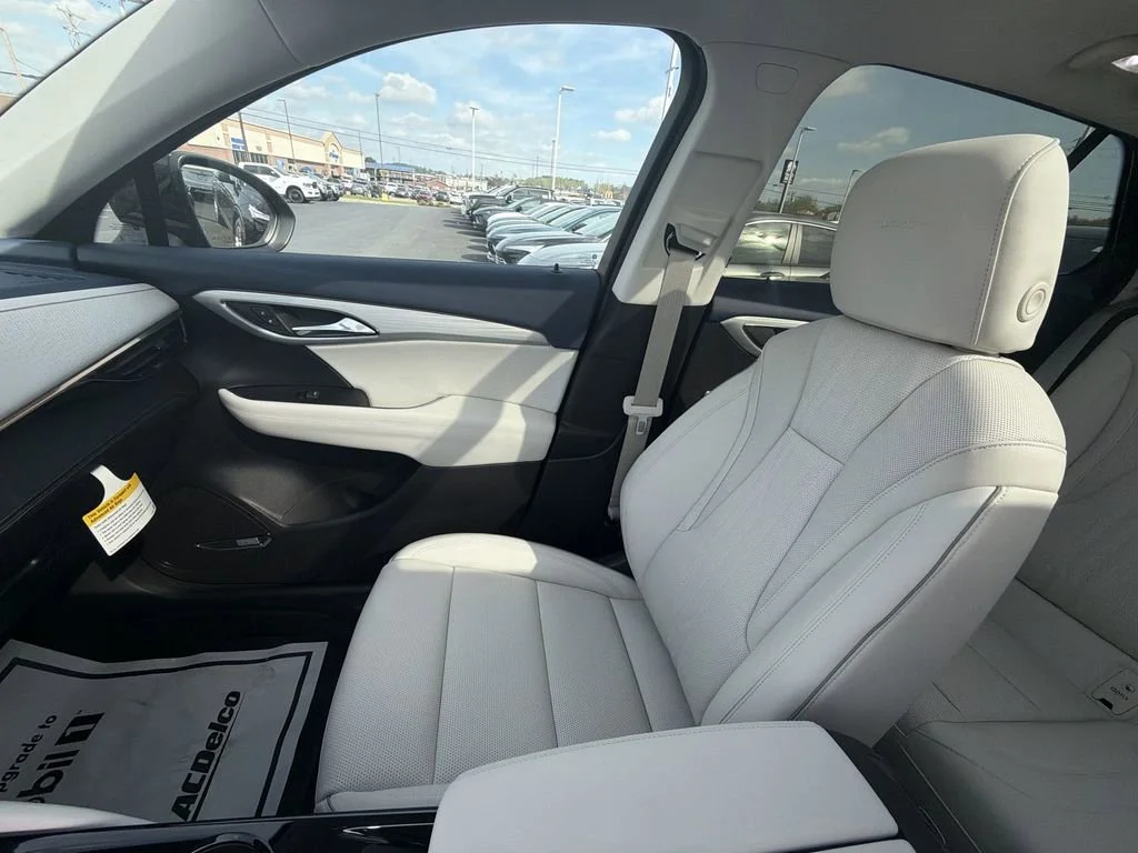 New 2026 Ebony Twilight Metallic Buick Avenir image 31