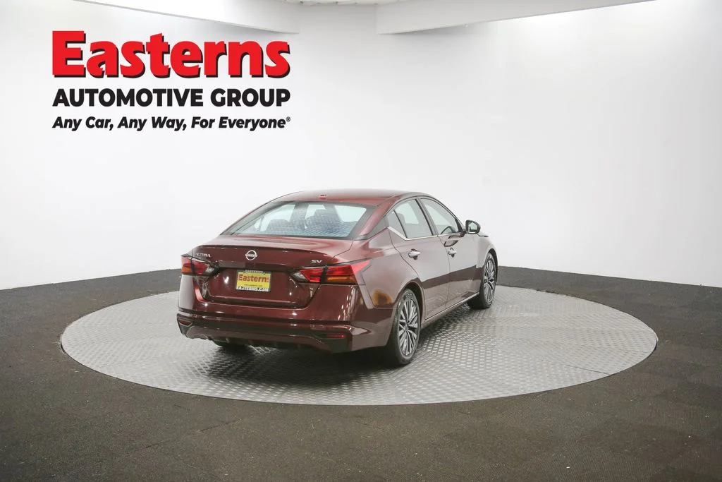Used 2023 Red Nissan 2.5 SV image 37