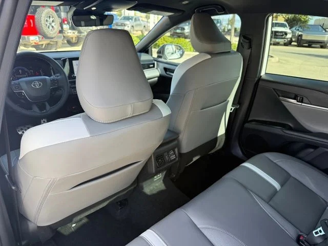 Used 2026 Ice Toyota SE image 28