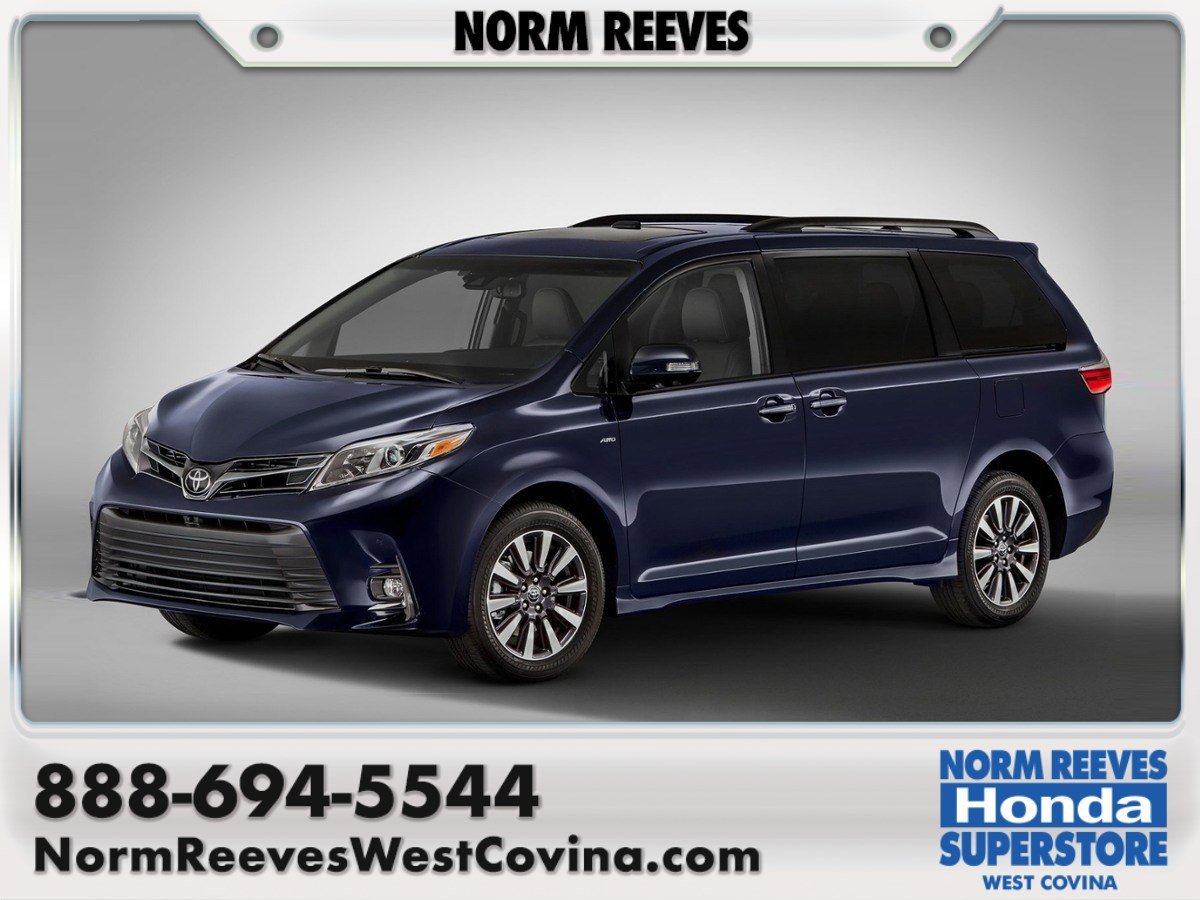 2018 Toyota Sienna LE V6 8-Passenger's photo
