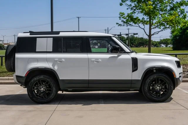 Used 2025 White Land Rover S image 8