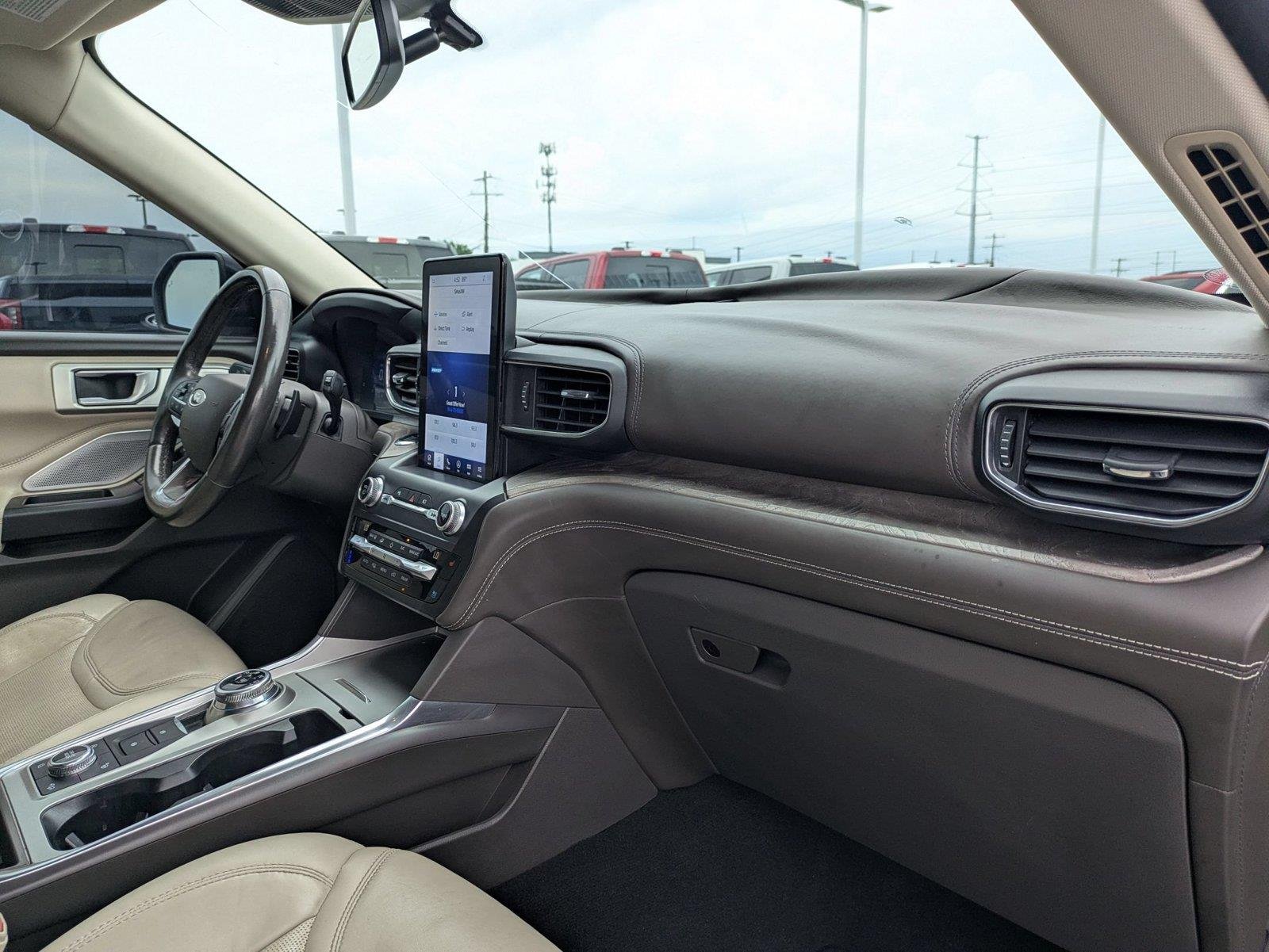 Used 2020 Silver Spruce Metallic Ford Platinum image 34