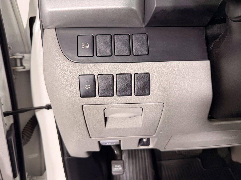Used 2019 White Toyota LE image 25