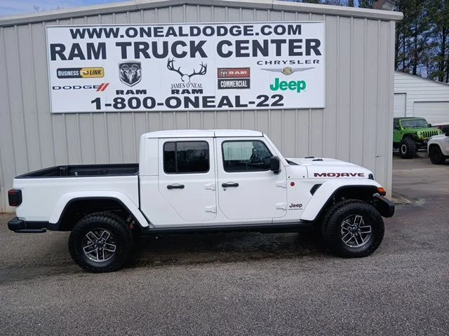 New 2026 Bright White Clear-Coat Exterior Paint Jeep Mojave X image 2