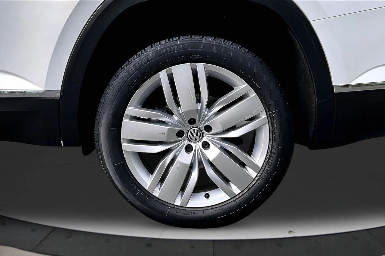 Certified Used 2019 White Volkswagen SEL Premium image 36