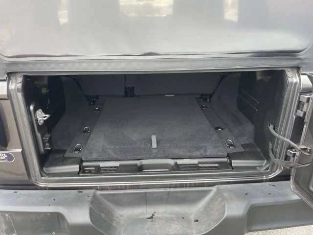 Used 2019 Gray Jeep Unlimited Sport S image 5