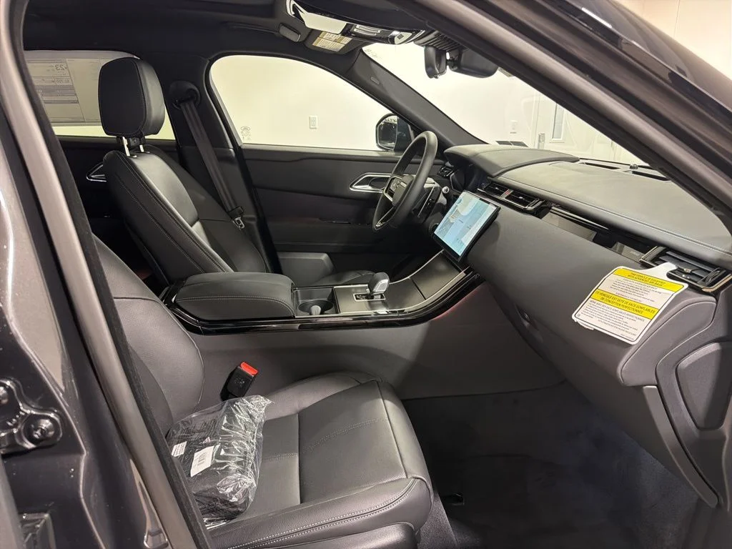 New 2026  Land Rover P250 Base image 25