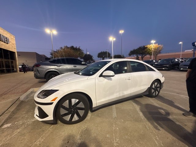 Certified Used 2024 White Hyundai SE image 4