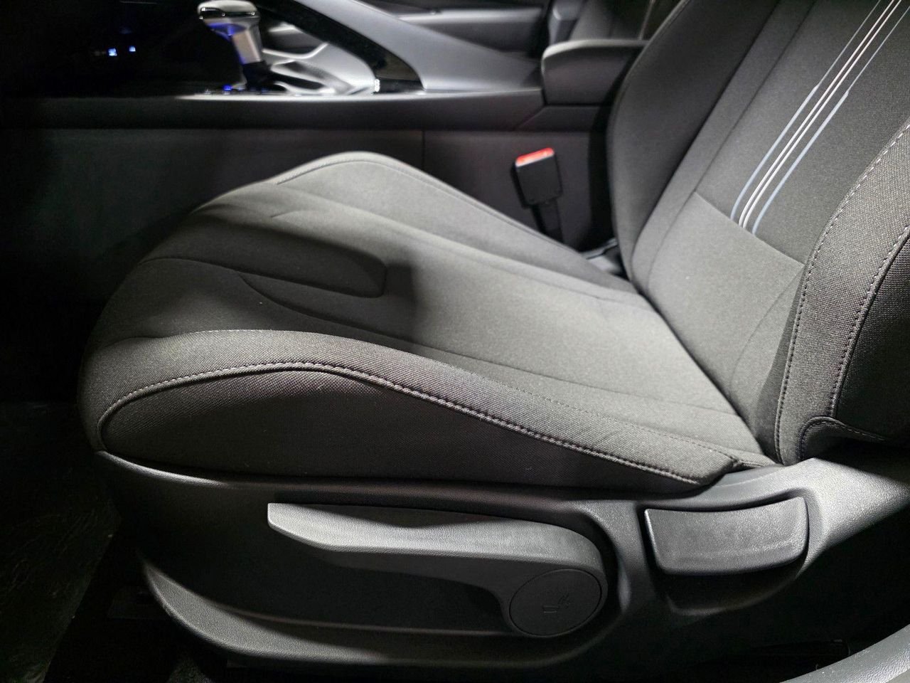 New 2026 Serenity White Hyundai SEL Sport Premium image 23