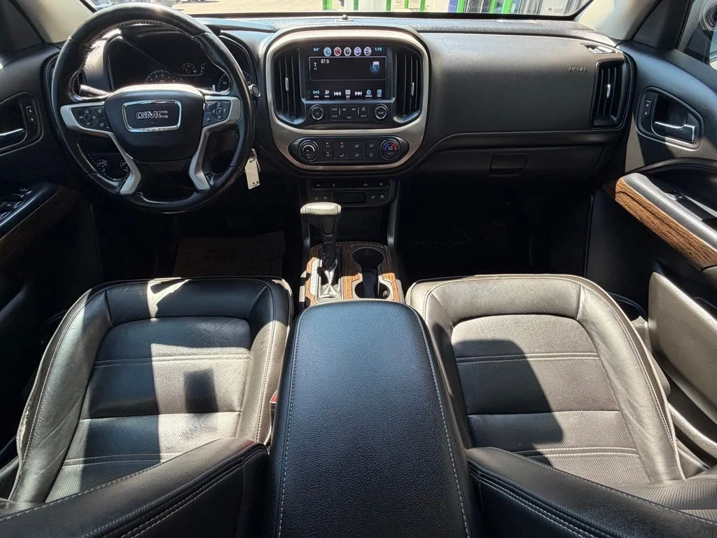Used 2018 White GMC Denali image 11