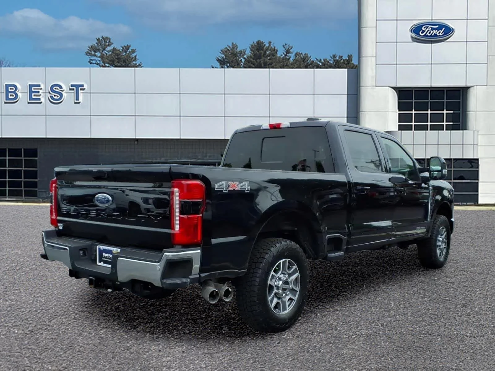 Used 2024 Agate Black Metallic Ford LARIAT image 8