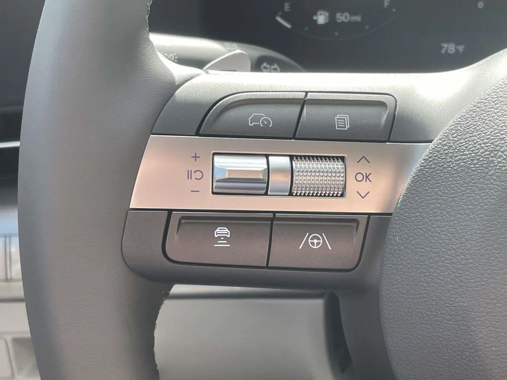 New 2026 White Hyundai SEL Premium image 19