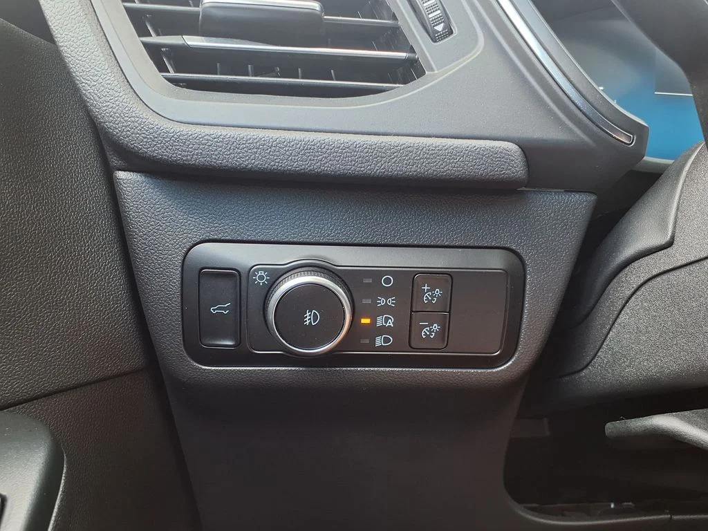 Used 2025 Gray Ford Platinum image 26