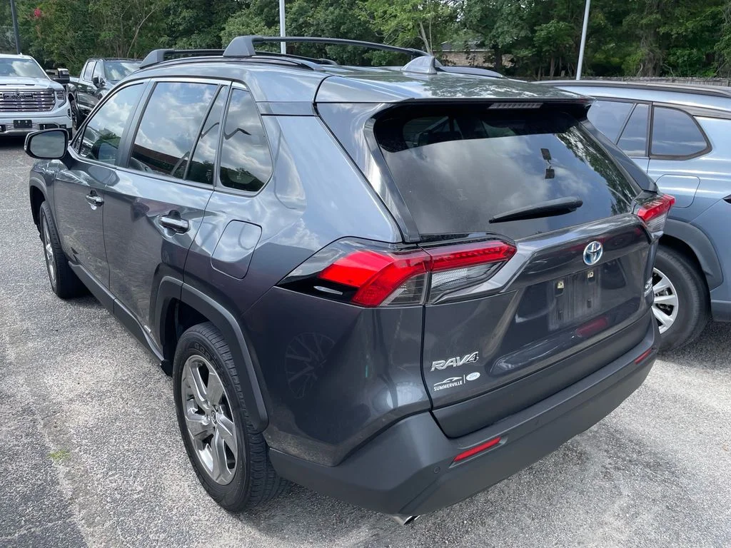 Used 2021 Gray Toyota XLE Premium image 8