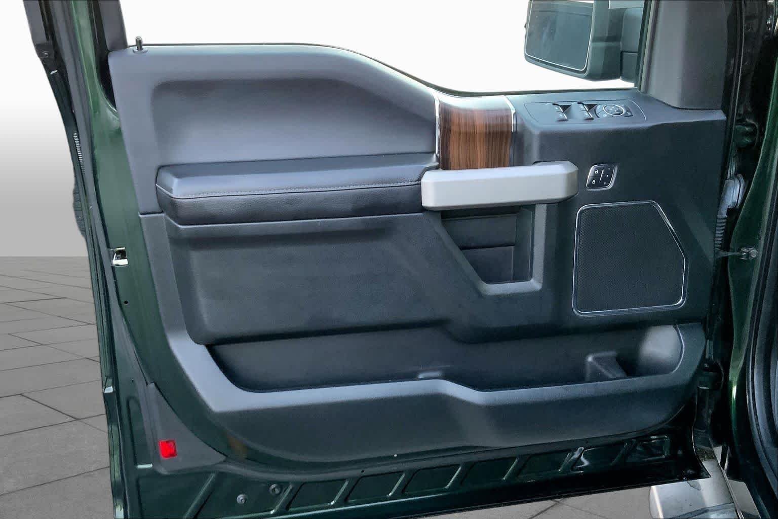 Used 2016 Green Gem Metallic Ford Lariat image 18