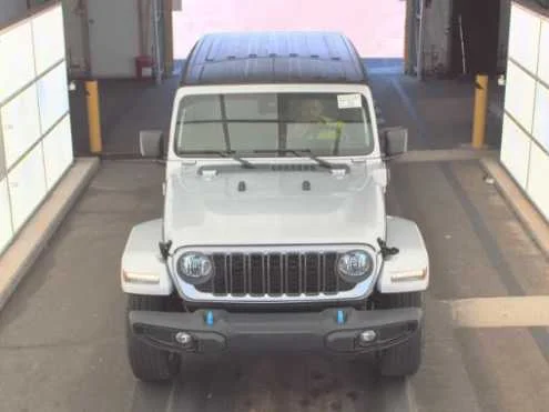Used 2024 Silver Zynith Clearcoat Jeep Sport S image 2