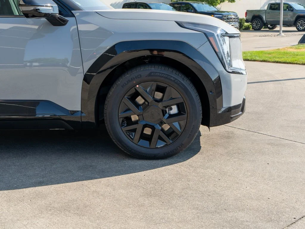 New 2026 Wolf Gray Kia Land AWD image 39