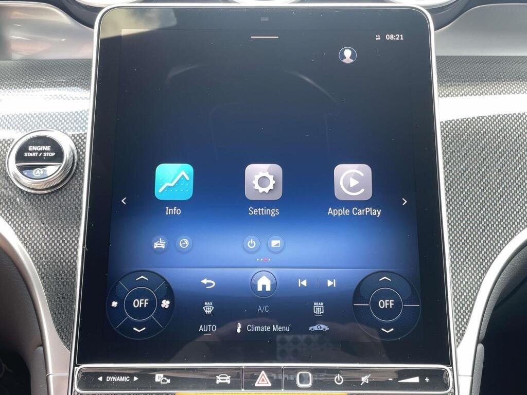 New 2026 2040/Black Mercedes-Benz GLC 300 image 25