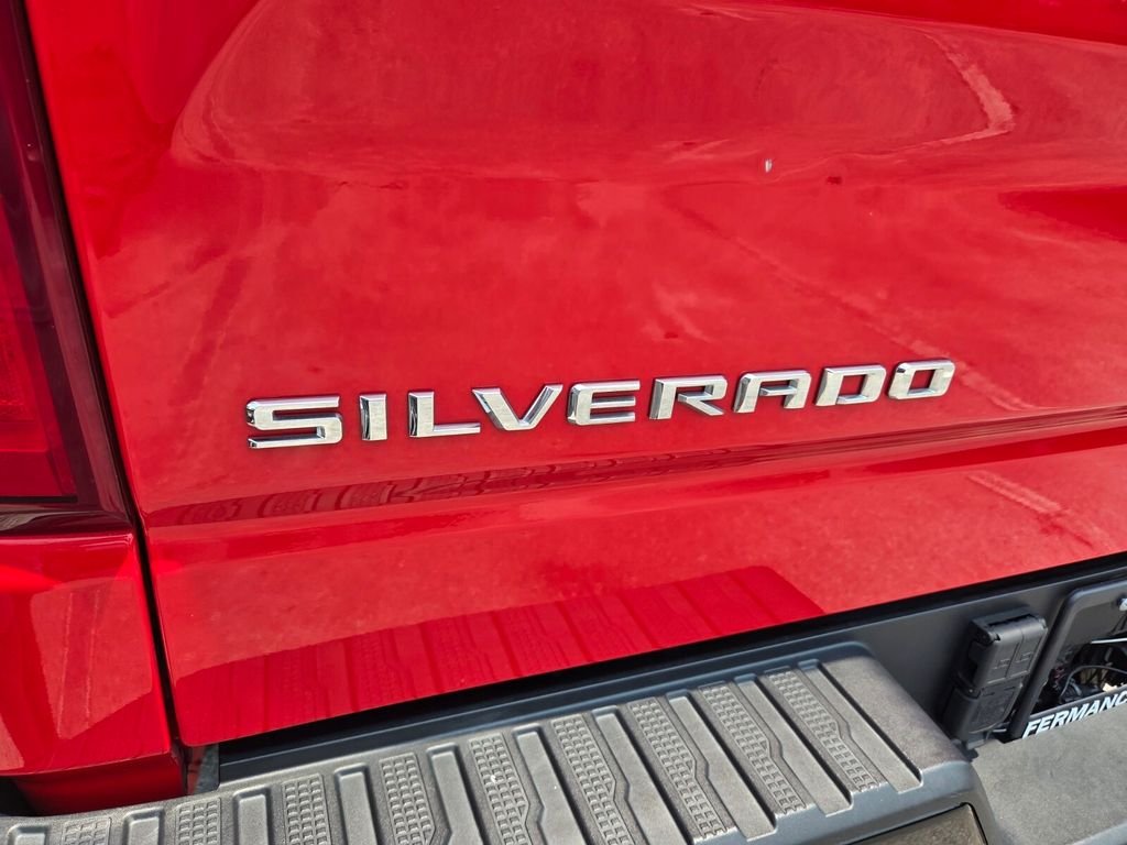 Used 2022 Red Chevrolet ZR2 image 11