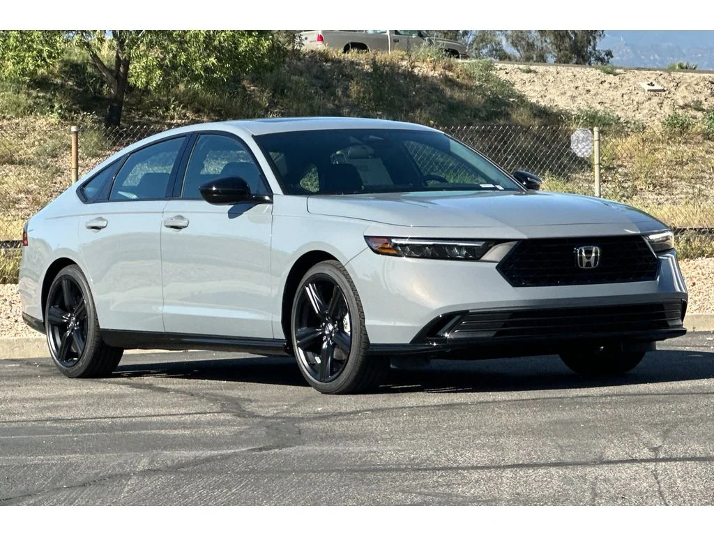 New 2026 Urban Gray Pearl Honda Sport-L image 2