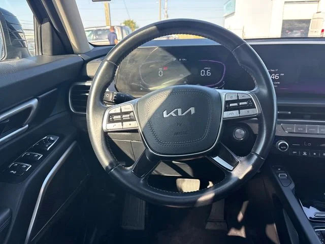 Used 2025 Black Kia S image 13