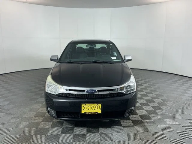 Used 2010  Ford SEL image 2