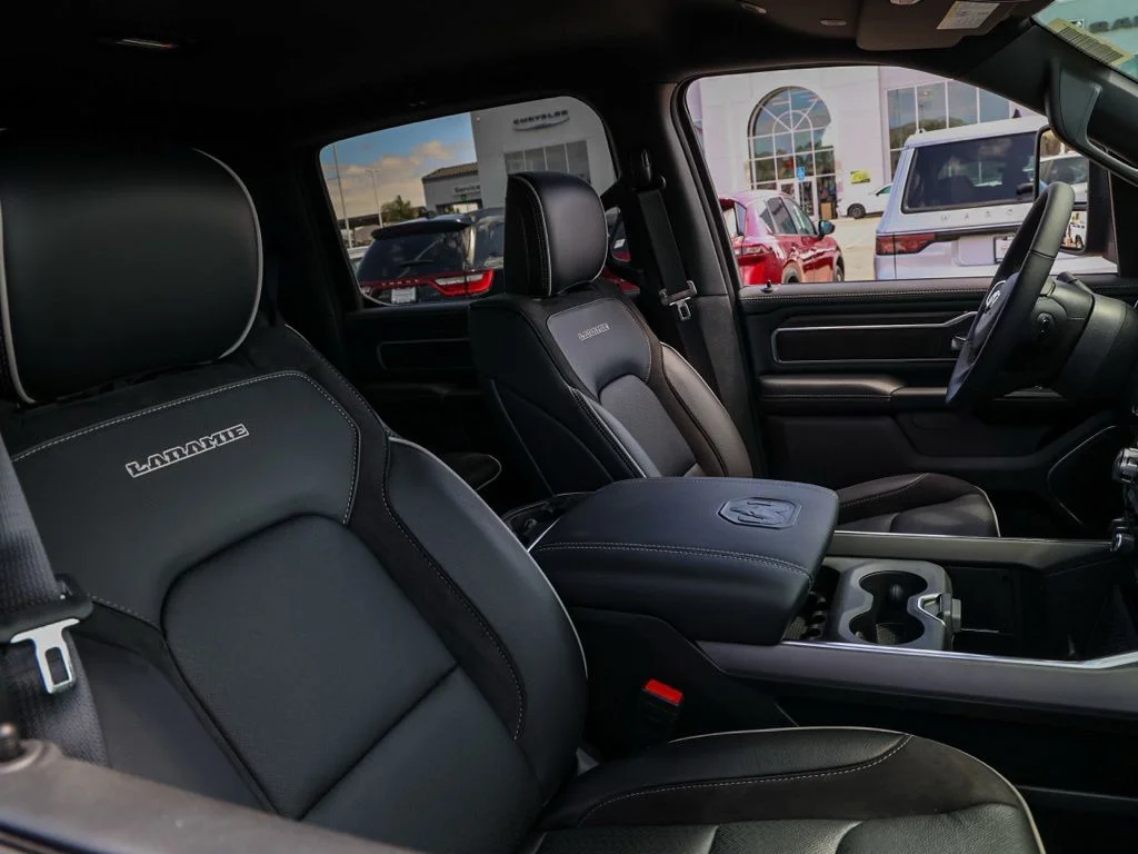 New 2026 Granite Crystal Metallic Clear-Coat Exterior Paint RAM Laramie Night Edition image 20