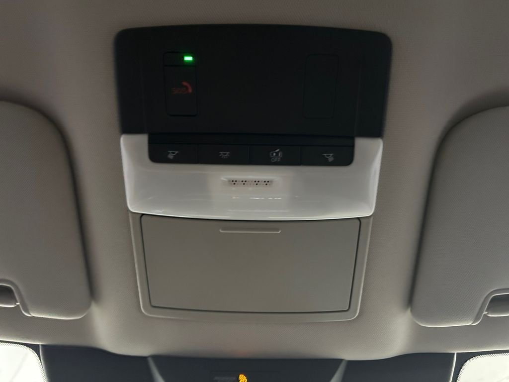 Used 2022 Blue Nissan SV image 29