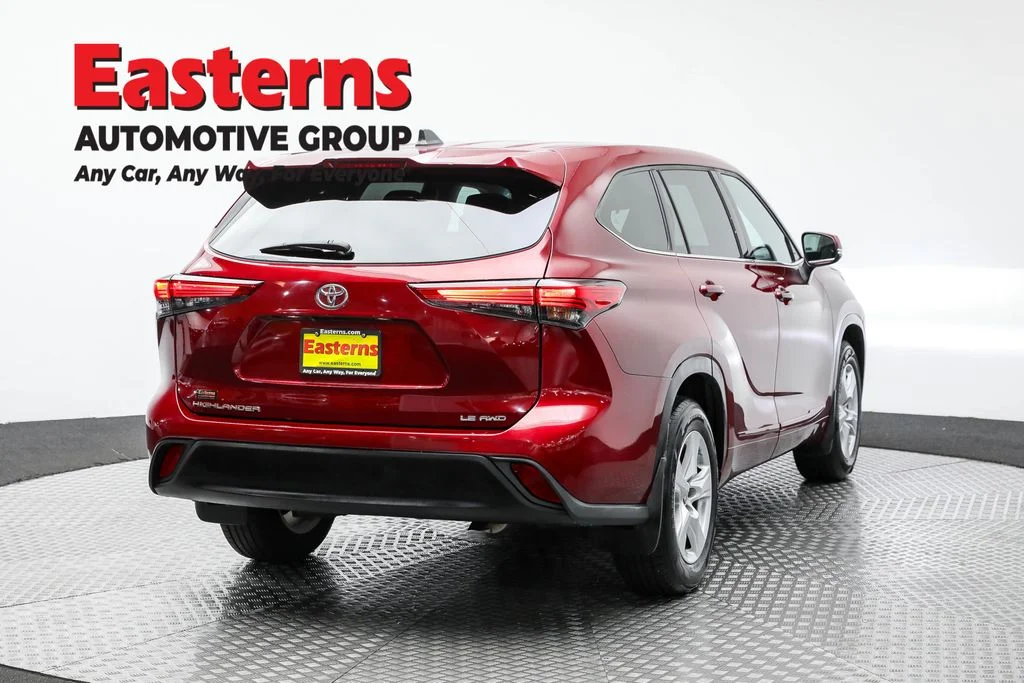 Used 2022 Red Toyota LE image 5
