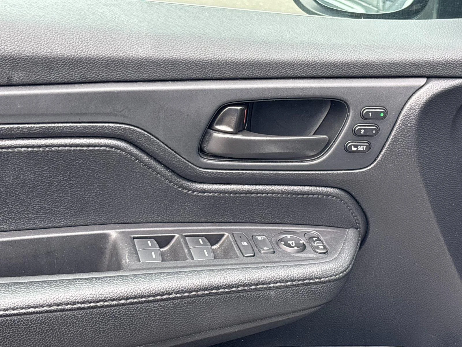 Used 2025  Honda EX-L image 13