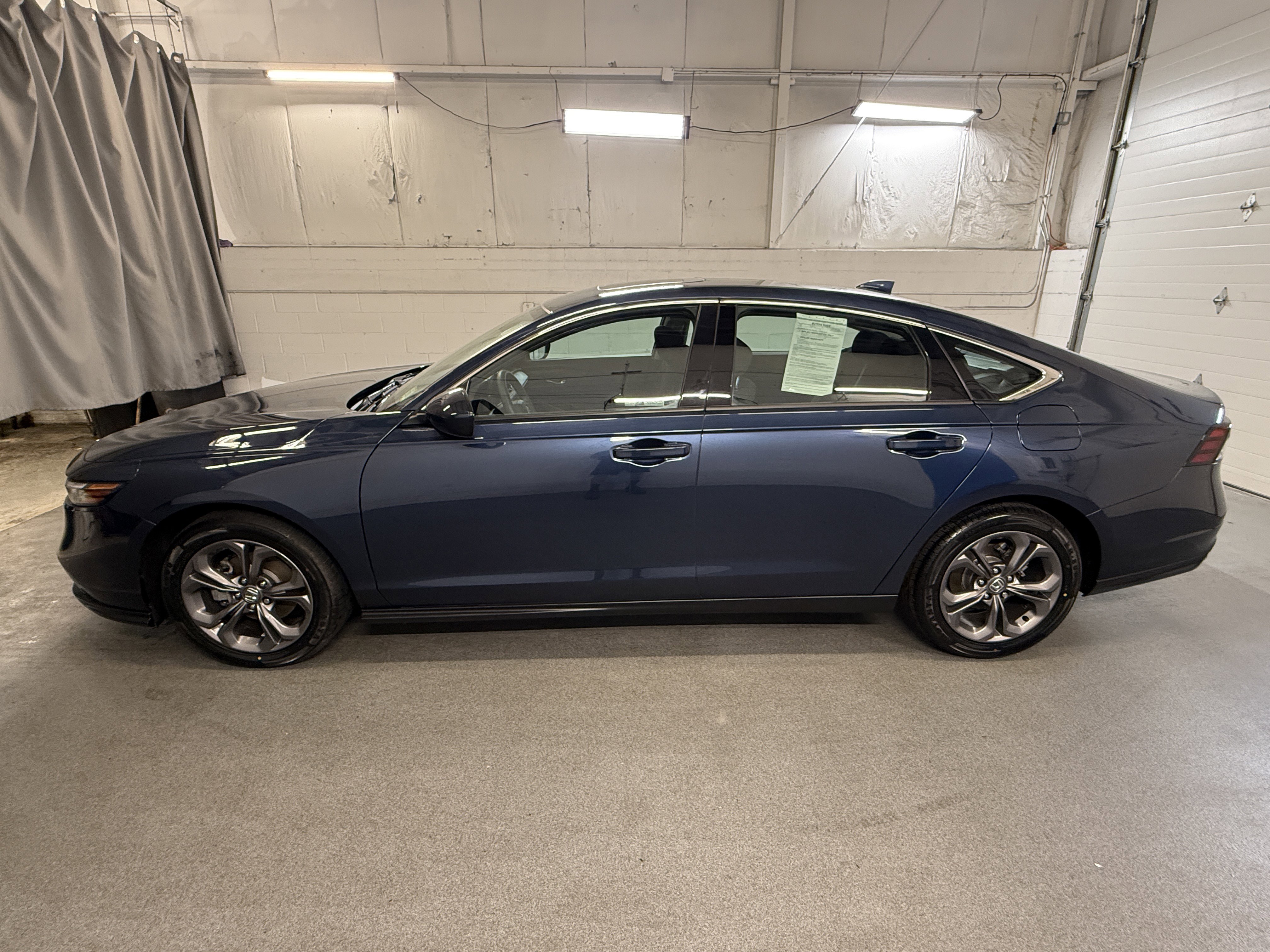 Certified Used 2024 Canyon River Blue Metallic Honda EX image 5