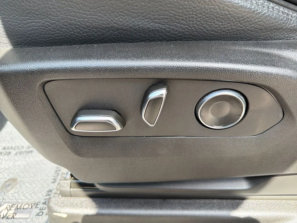 Used 2024 Sterling Metallic GMC Denali image 29