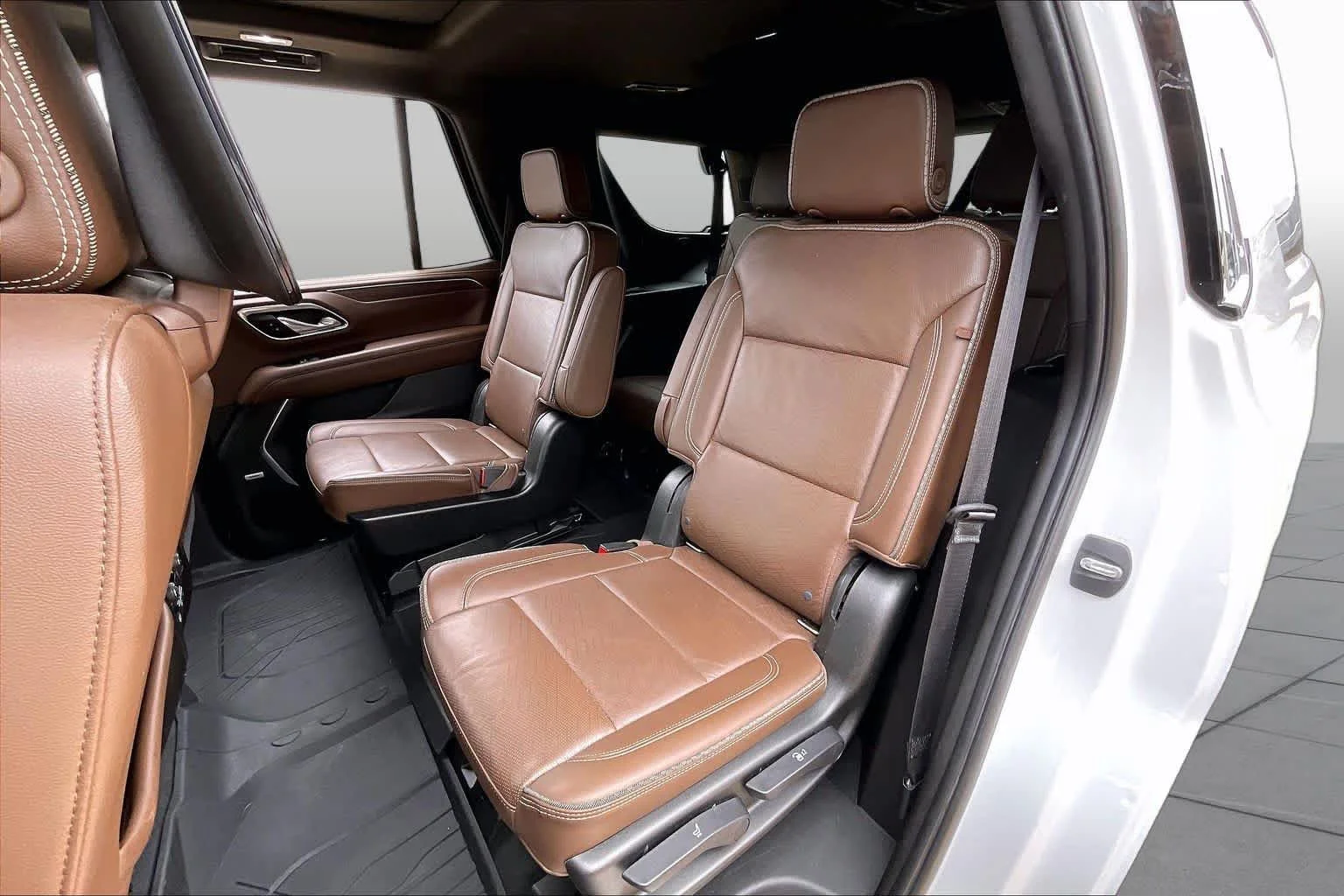 Used 2021 Summit White Chevrolet High Country image 21