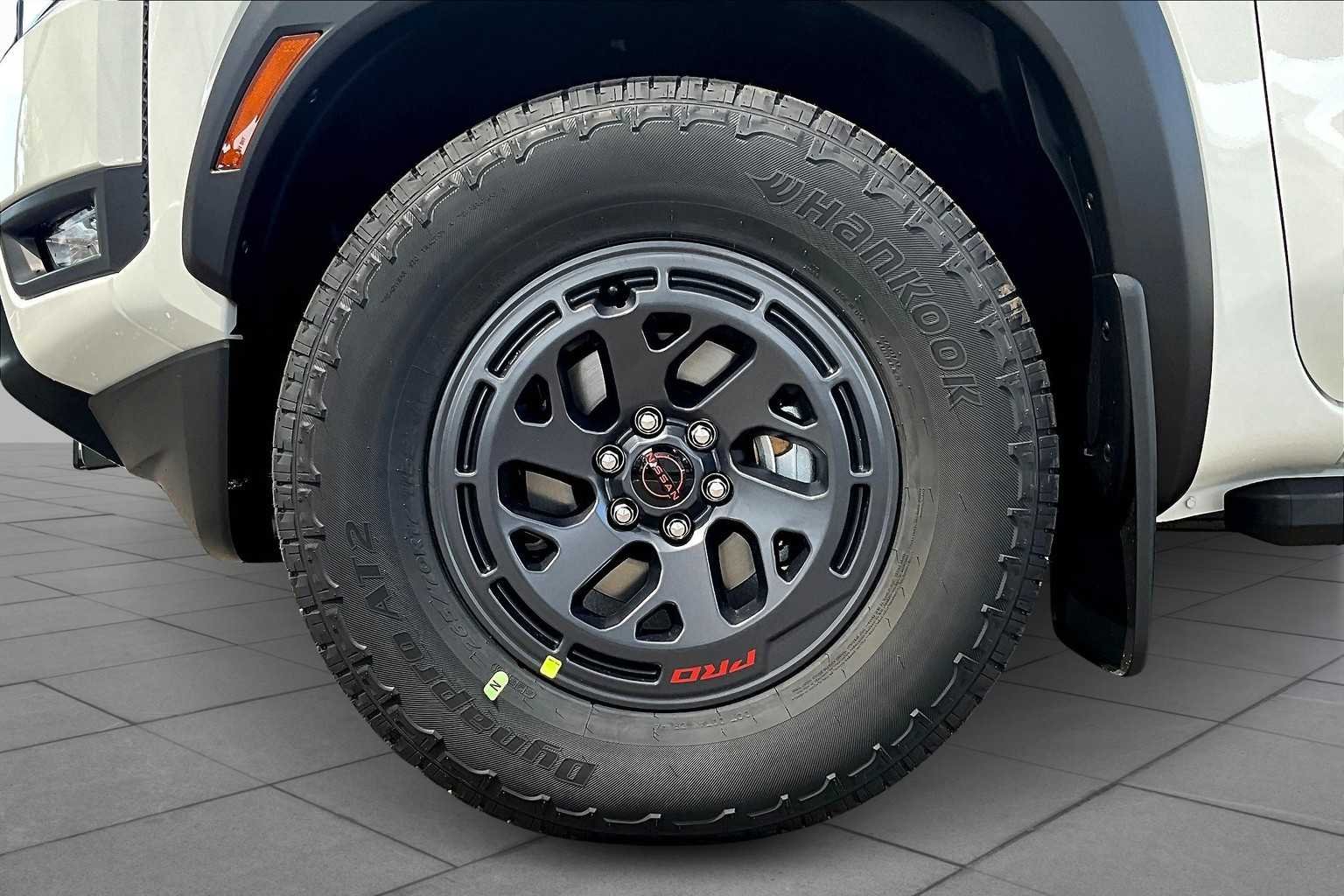 New 2026 Glacier White Nissan PRO-X image 9