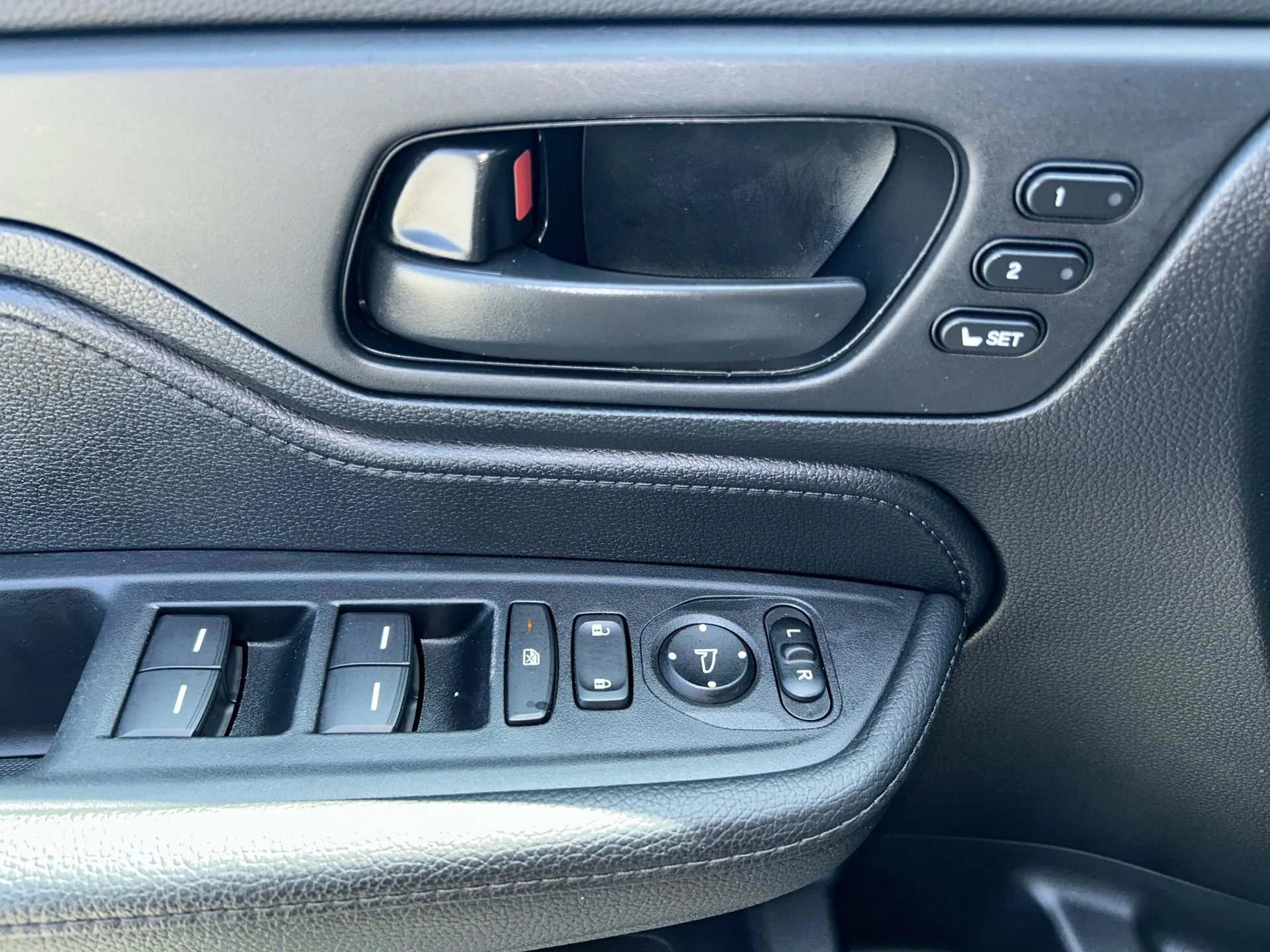 2024 Honda Odyssey EX-L - Photo 42