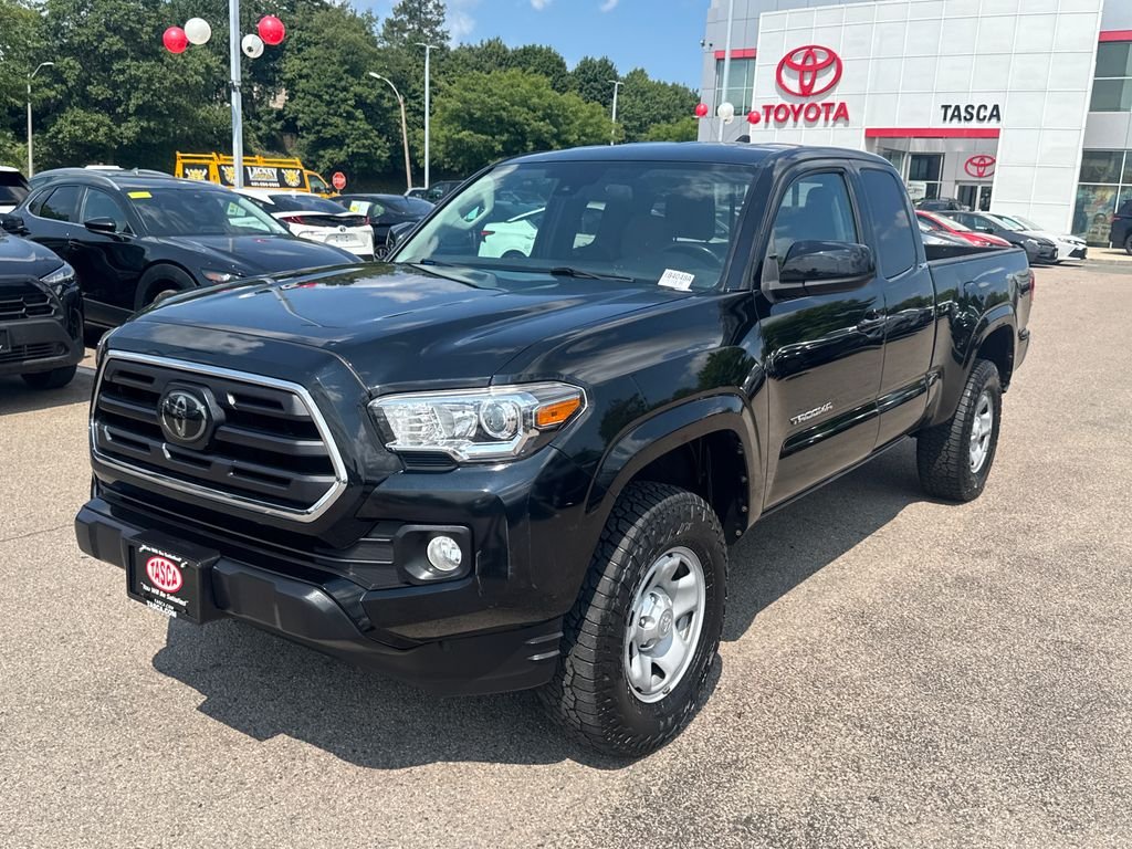Used 2018 Black Toyota SR5 image 3
