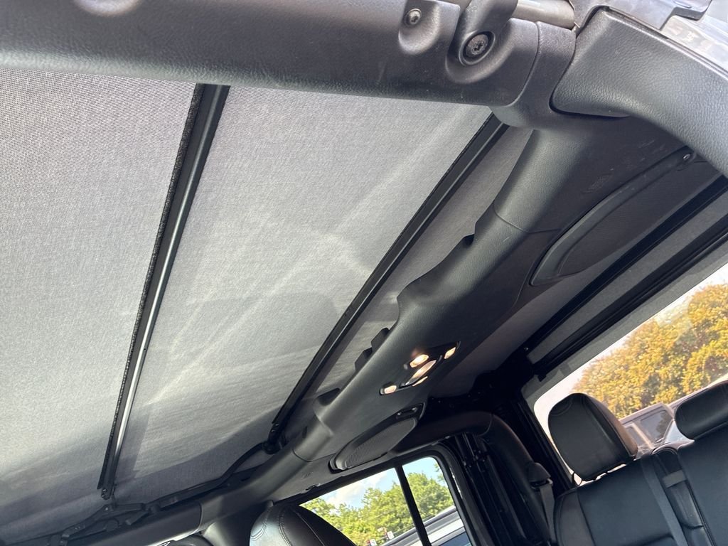 Used 2022 Gray Jeep Mojave image 17