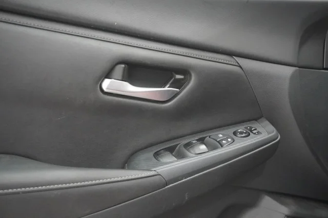 Used 2024  Nissan SV image 14