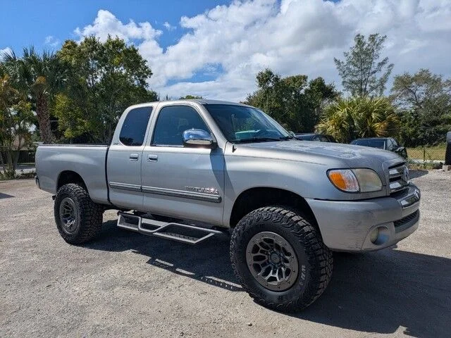 Used 2003 Silver Toyota SR5 image 9
