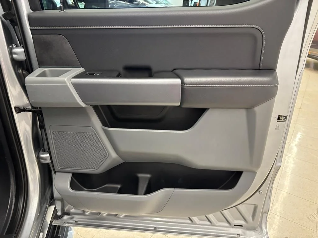 Used 2025 Silver Ford XLT image 14