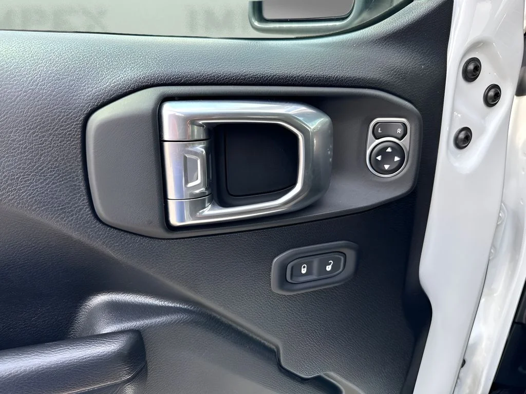 Used 2021 White Jeep Unlimited Sport Altitude image 24