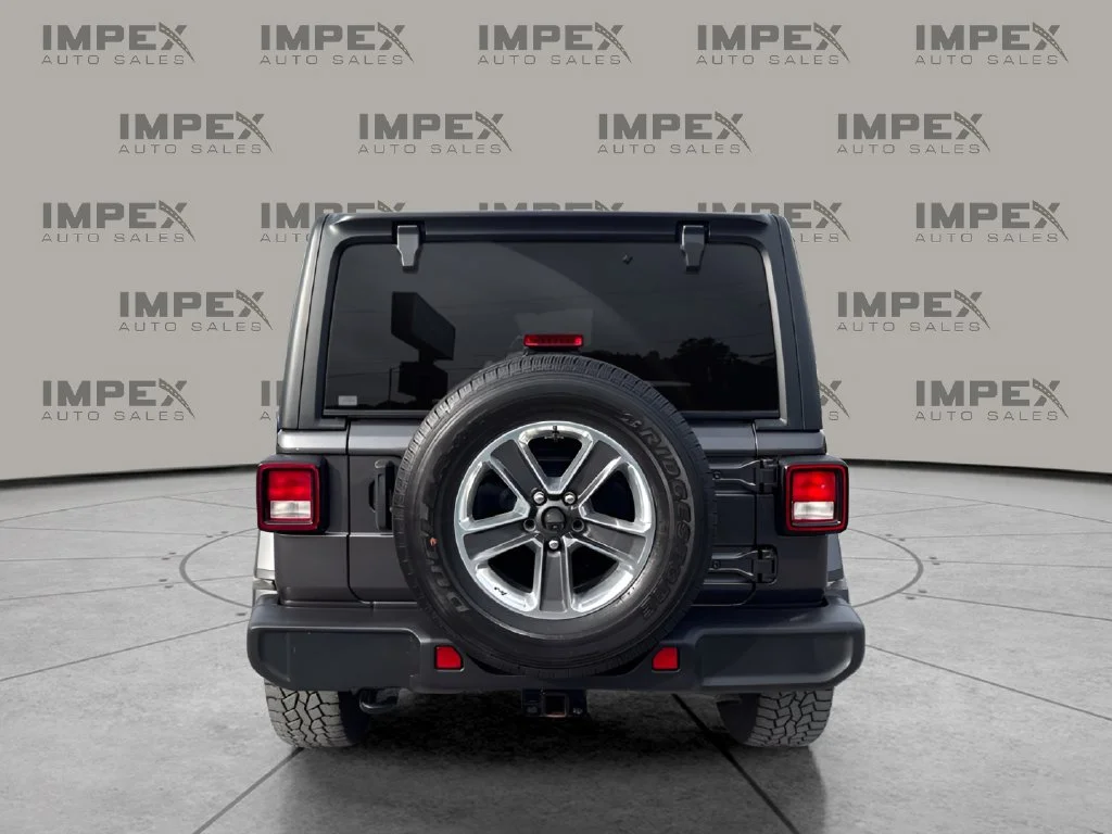 Used 2021 Gray Jeep Unlimited Sahara image 4