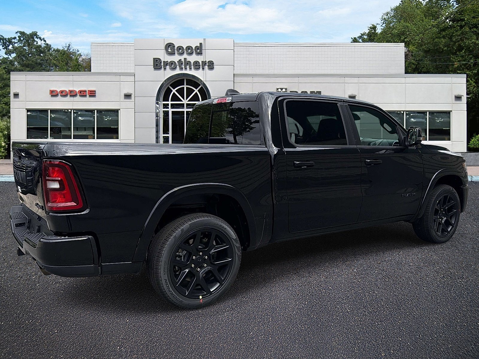 New 2027 Diamond Black Crystal Pearl-Coat Exterior Paint RAM Laramie Crew Cab 4x4 5