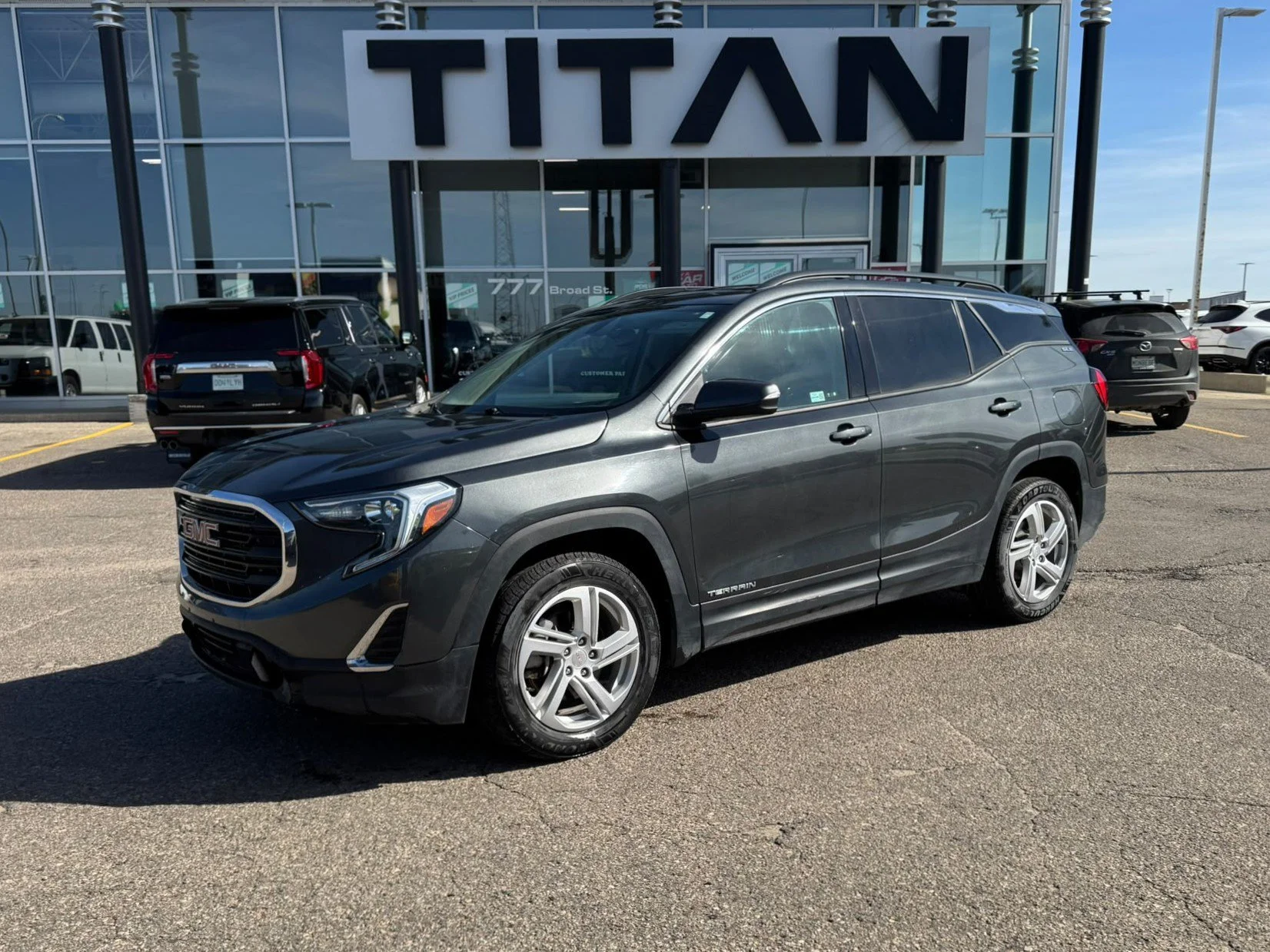 Used 2019 Gray GMC SLE image 2