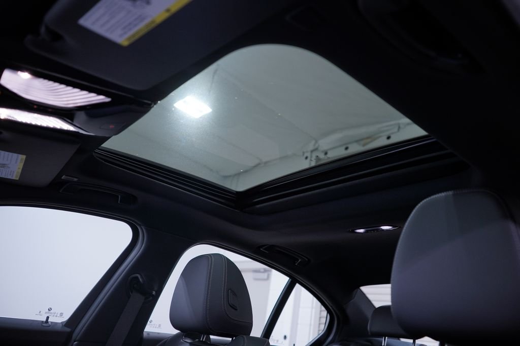 2025 BMW 3 Series 330i - Photo 21