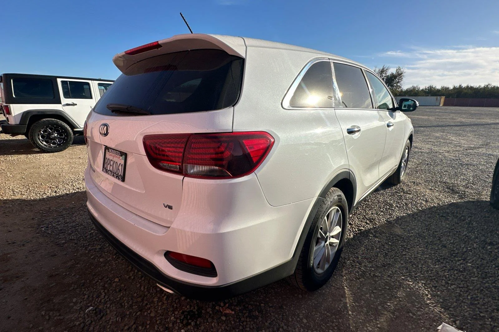 Used 2019 Snow White Pearl Kia LX V6 image 5