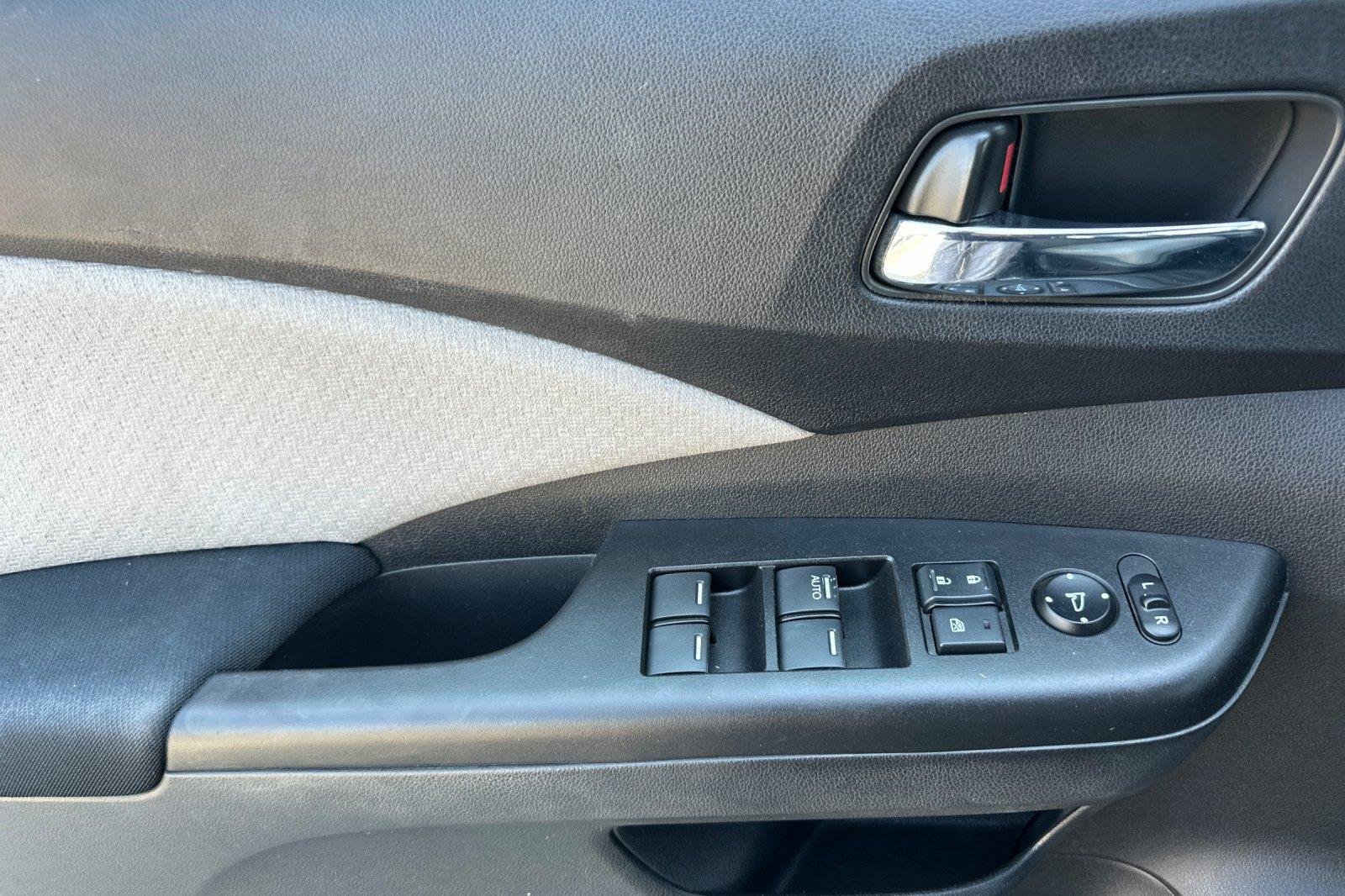 Used 2015  Honda EX image 10