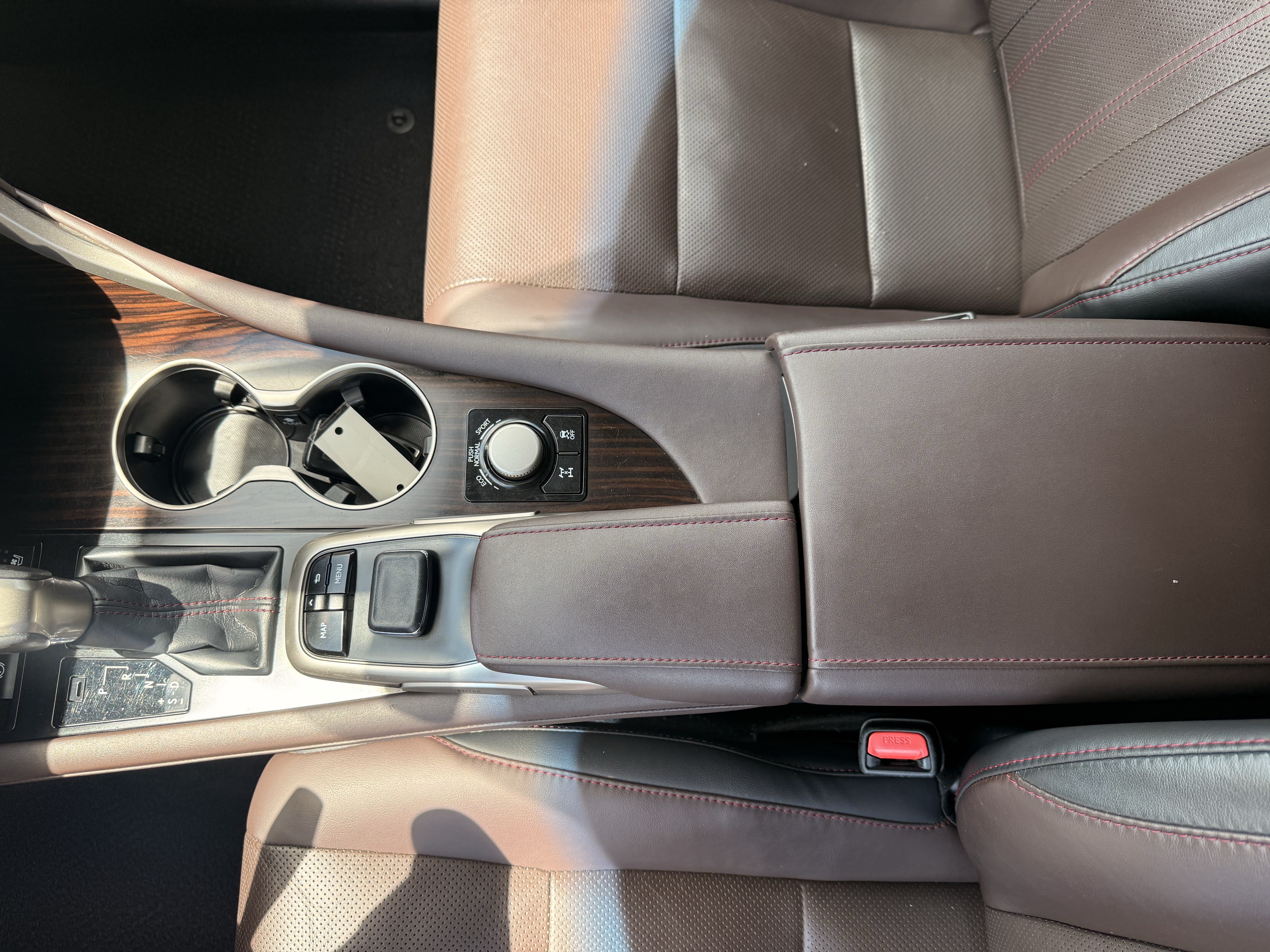 Used 2018 Red Lexus RX 350L Luxury image 28