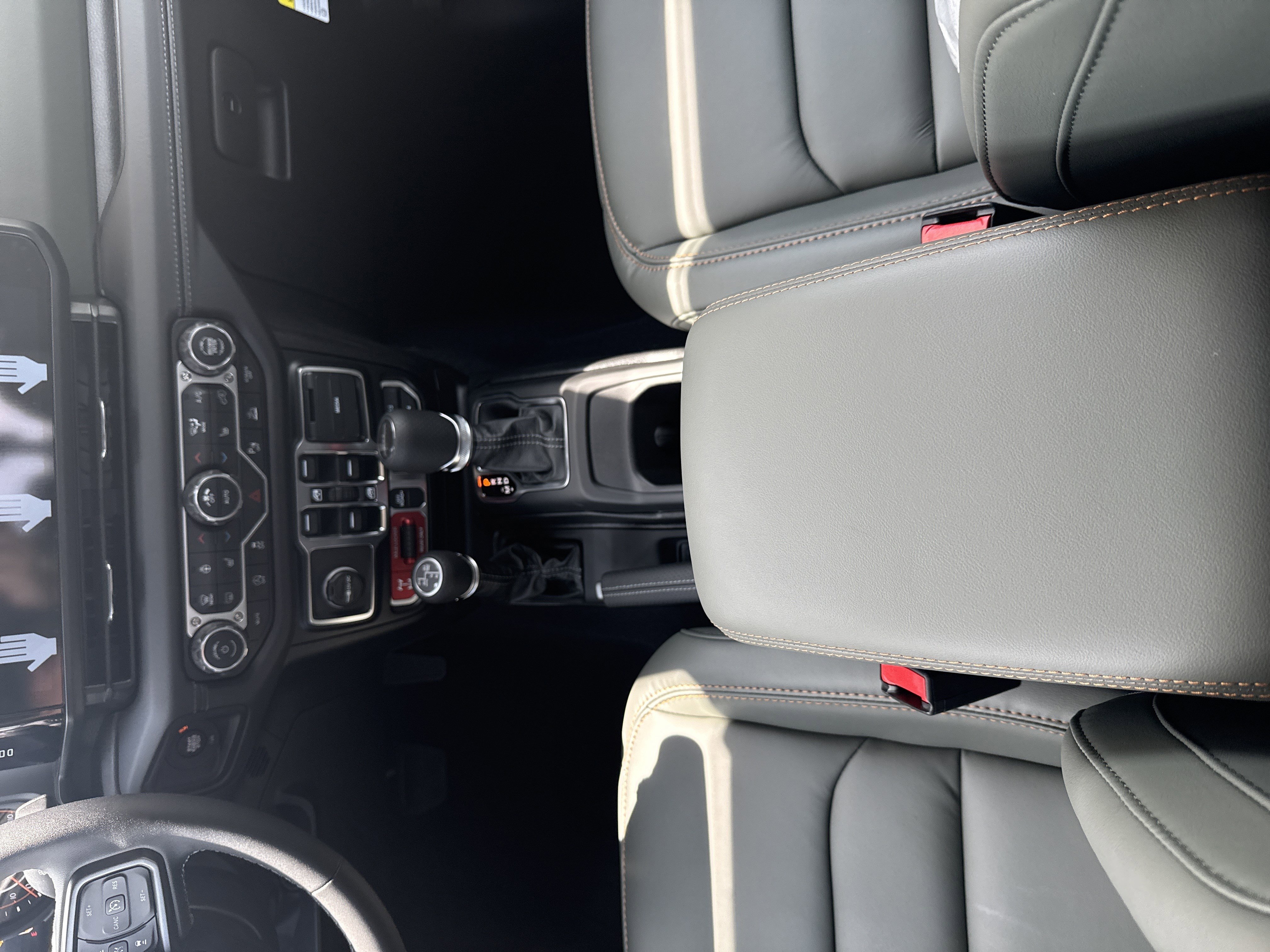 New 2026 Black Clear-Coat Exterior Paint Jeep Mojave X image 29